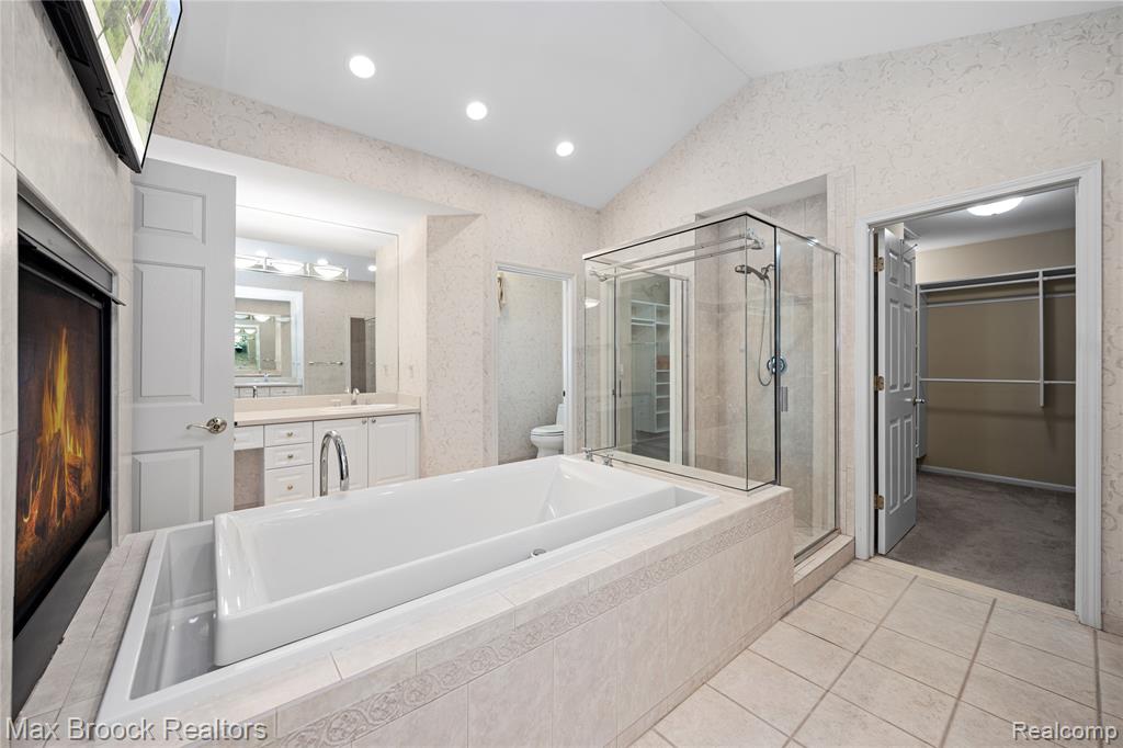 5149 Parkgate Drive, Commerce Twp, MI 48382 — Photo 39