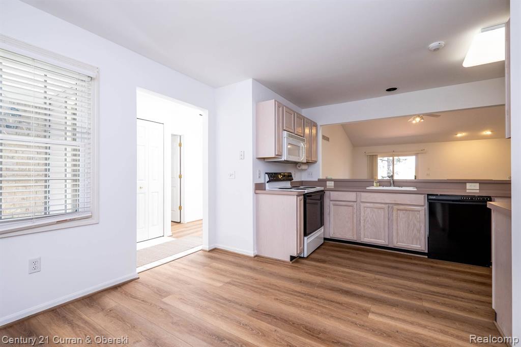 41898 RIVERWOOD Court, Canton, MI 48187 — Photo 16
