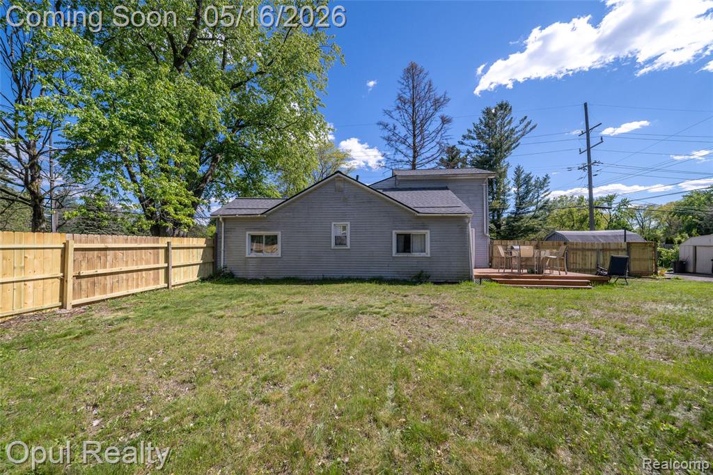21001 Parker Street, Farmington, MI 48336 — Photo 32