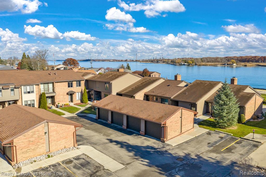 2500 River Apt 55 Road, 55, Marysville, MI 48040 — Photo 3
