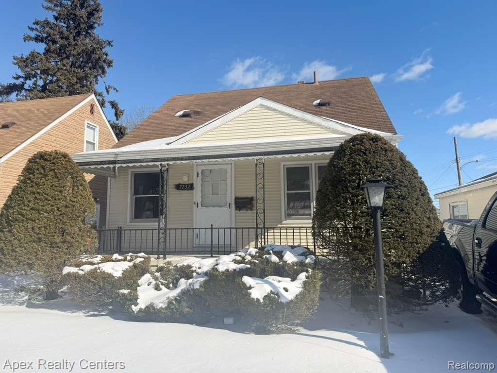 7232 Dolphin, Redford, MI 48239