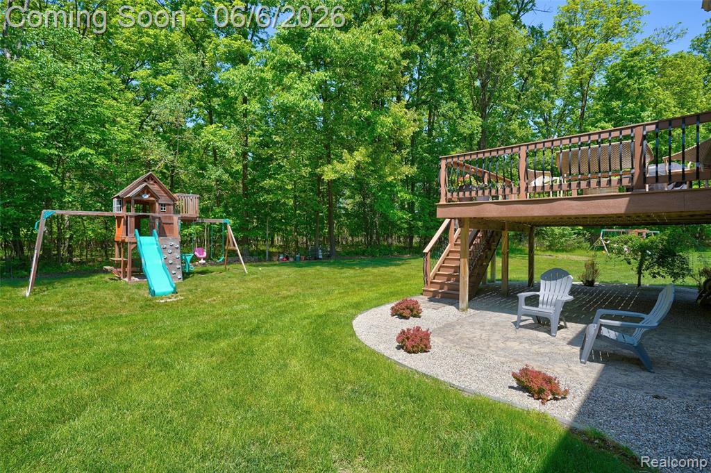 10242 Beacon Court, Grand Blanc, MI 48439 — Photo 65