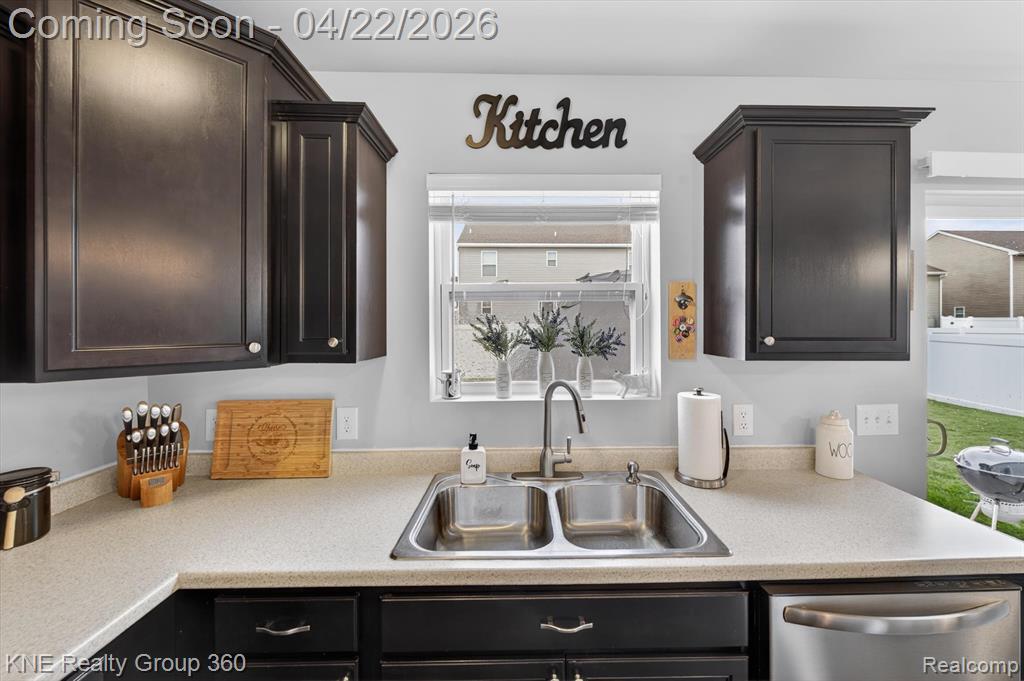 2743 Au Gres River Drive, Fowlerville, MI, 48836