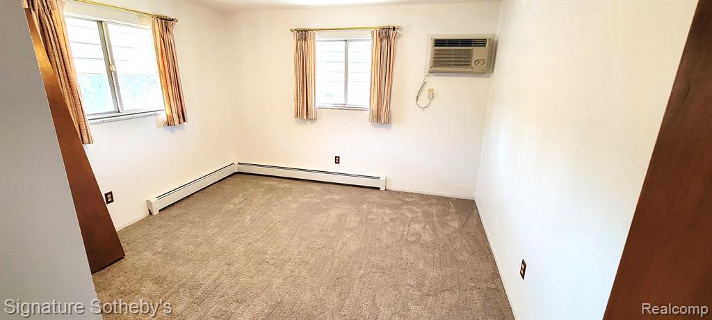 20870 Wildwood, 221, Harper Woods, MI 48225 — Photo 11