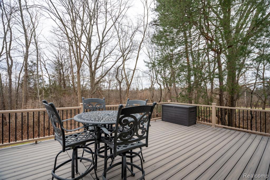 6751 Berry Pointe Drive, Clarkston, MI 48348 — Photo 41