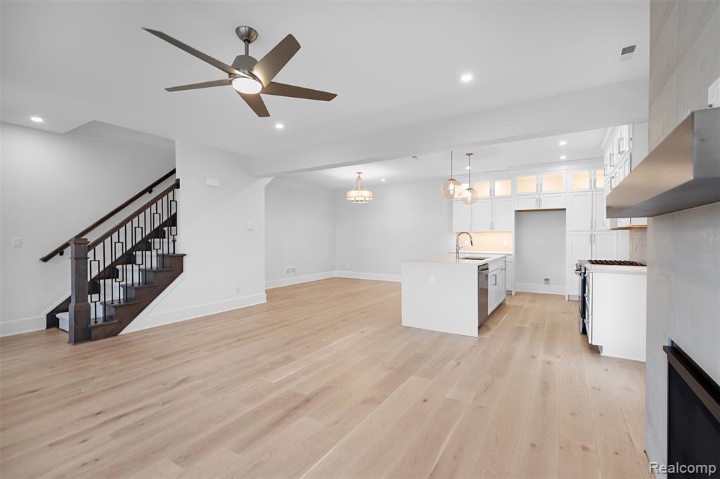 410 S Center Street, Northville, MI 48167 — Photo 13
