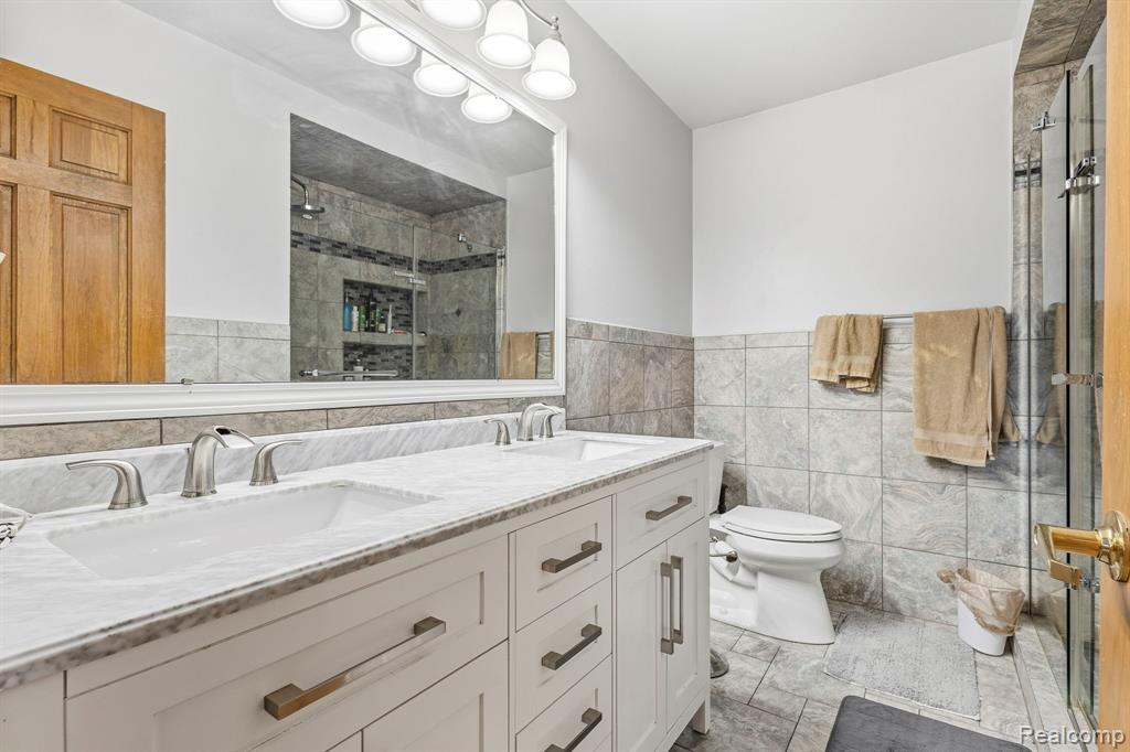 39810 Wilmette Drive, Sterling Heights, MI 48313 — Photo 29