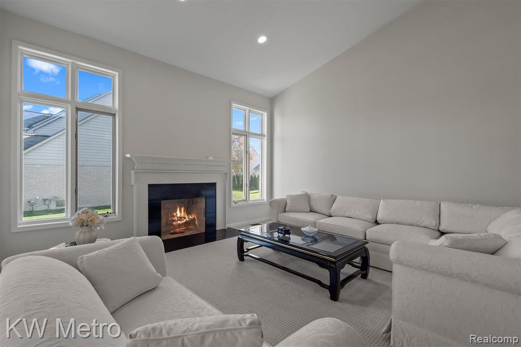 45914 Portsville Drive, Macomb, MI 48044 — Photo 8