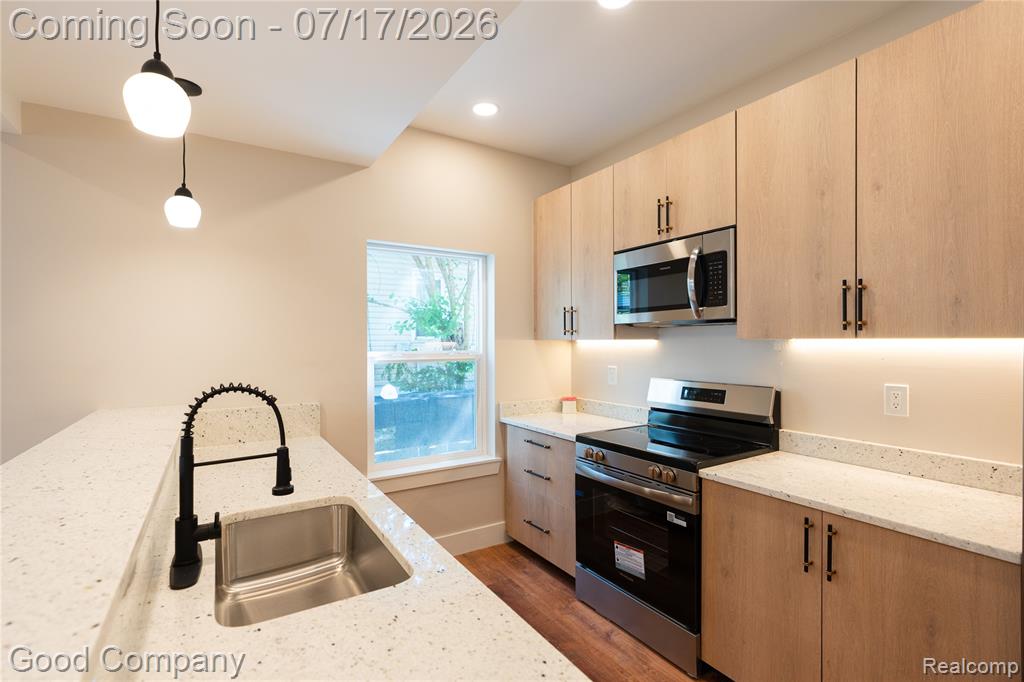 7541 Clayburn Street, Detroit, MI 48228 — Photo 6