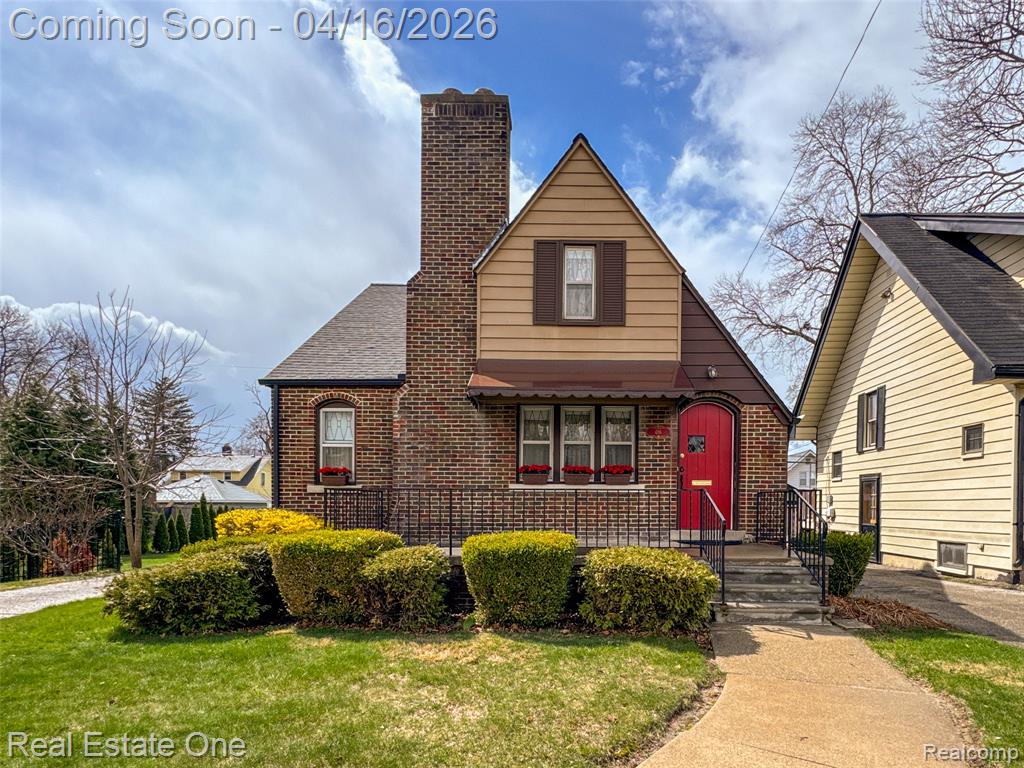 486 W Iroquois Road, Pontiac, MI 48341 — front exterior