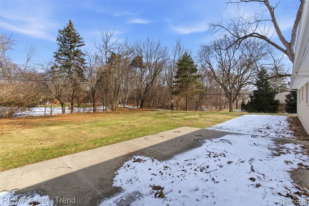 1043 Westview Road, Bloomfield Hills, MI 48304 — Photo 43