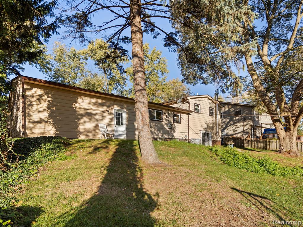 845 Harry Paul Drive, Lake Orion, MI 48362 — Photo 28