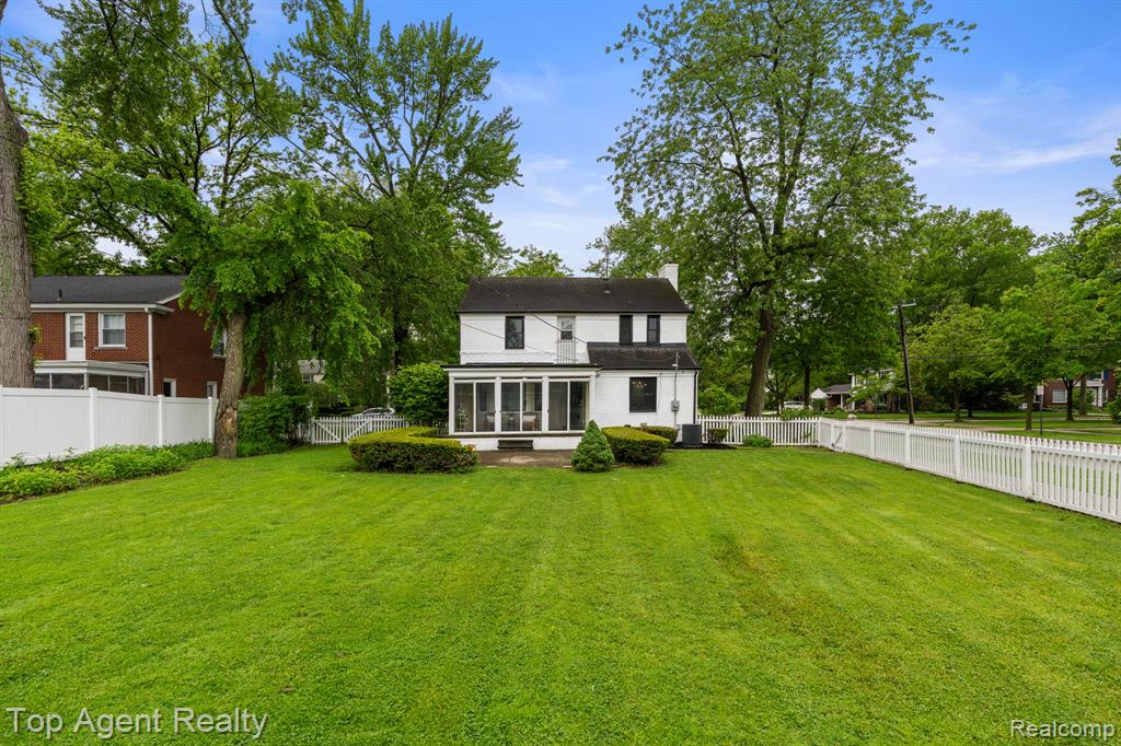 1894 Broadstone Road, Grosse Pointe Woods, MI 48236 — Photo 40