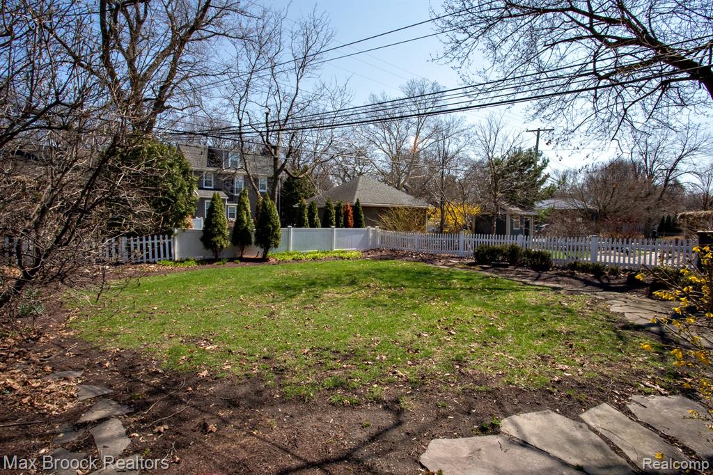 26614 Humber Street, Huntington Woods, MI — Photo 50
