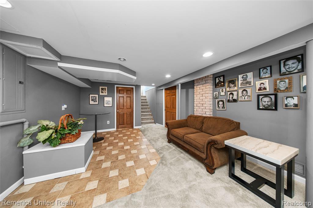 717 S Edgeworth Avenue, Royal Oak, MI 48067 — Photo 39