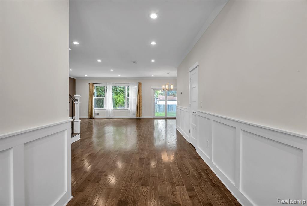423 Woodlawn Ave, Royal Oak, MI 48073 — Photo 6