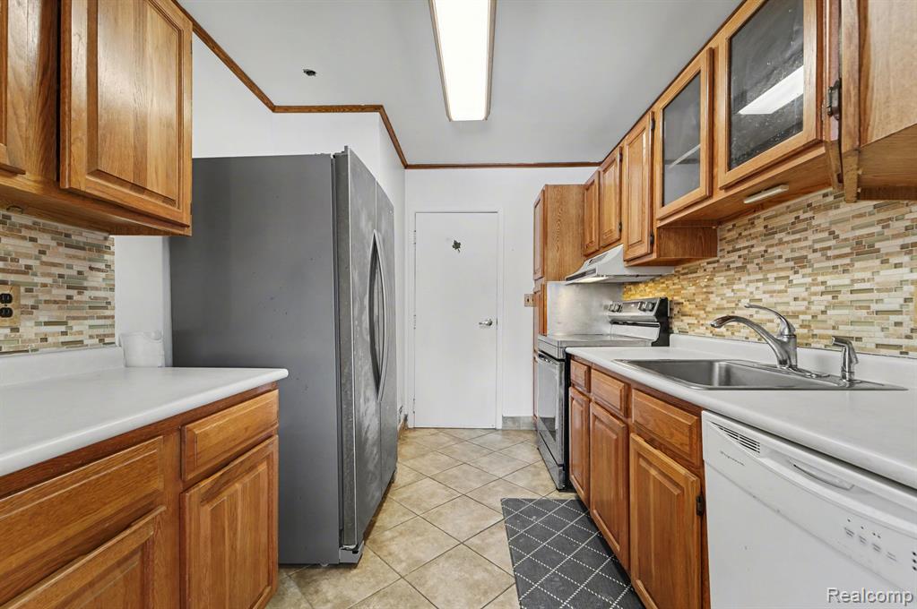 733 Watersedge Drive, Ann Arbor, MI 48105 — Photo 11
