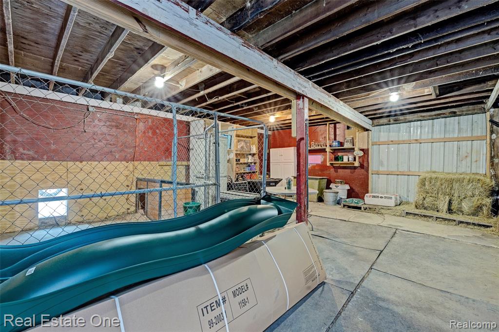 11392 E Carpenter Road, Davison, MI 48423 — Photo 39