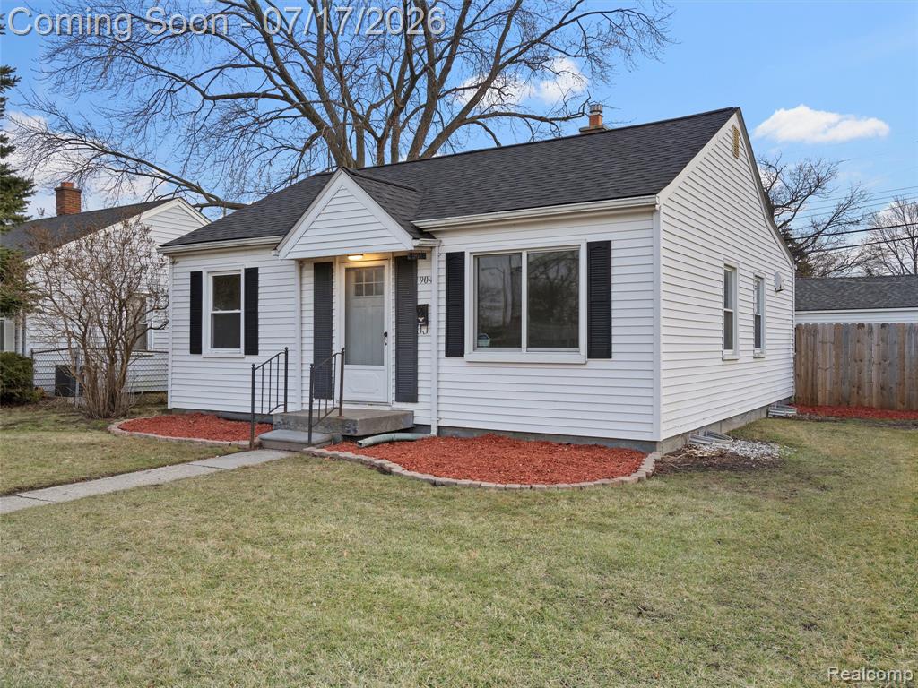 904 E Otis Avenue, Hazel Park, MI 48030 — Photo 3