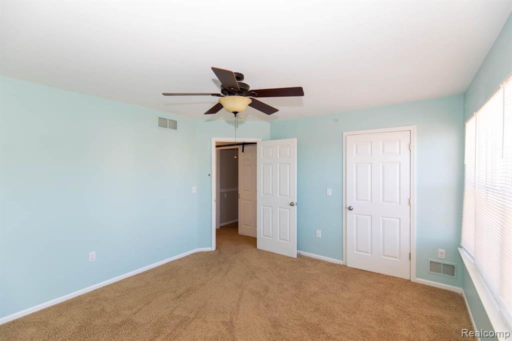 475 CHERRY ORCHARD Road, Canton, MI 48188 — Photo 38