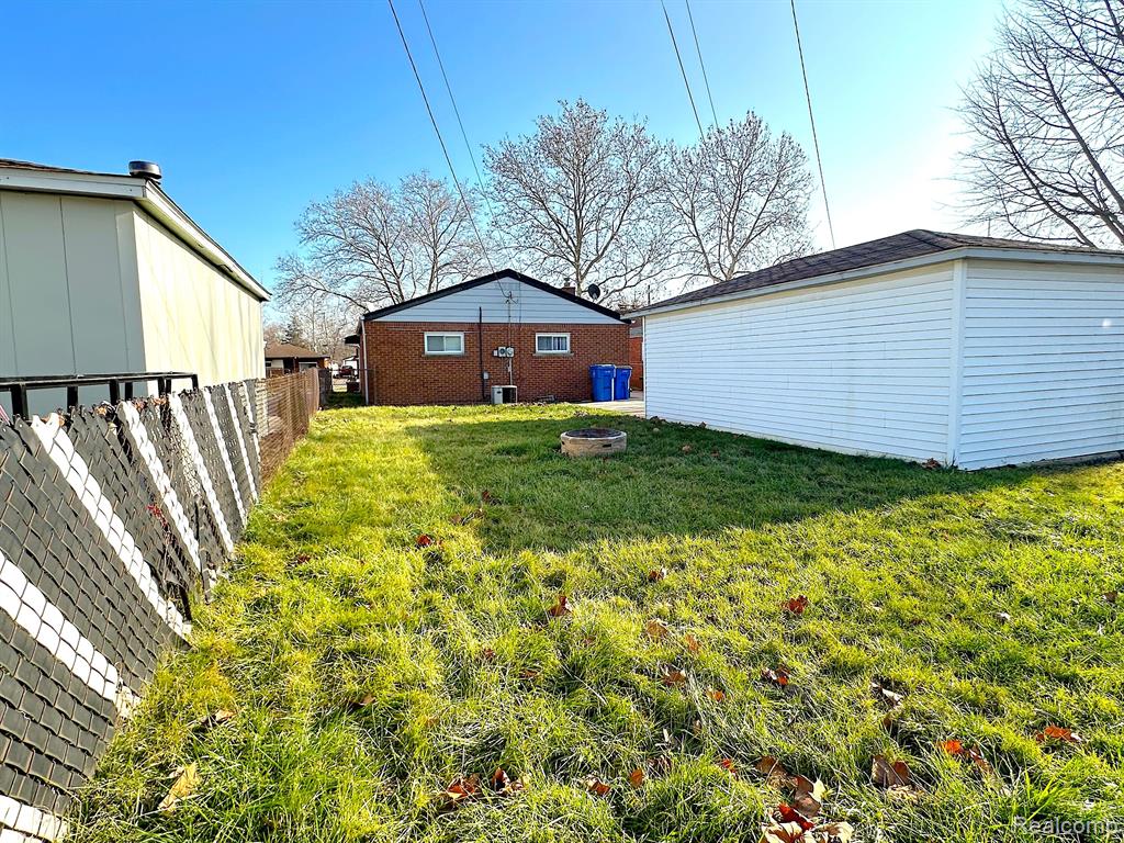 4992 MCKINLEY Street, Dearborn Heights, MI 48125 — Photo 33