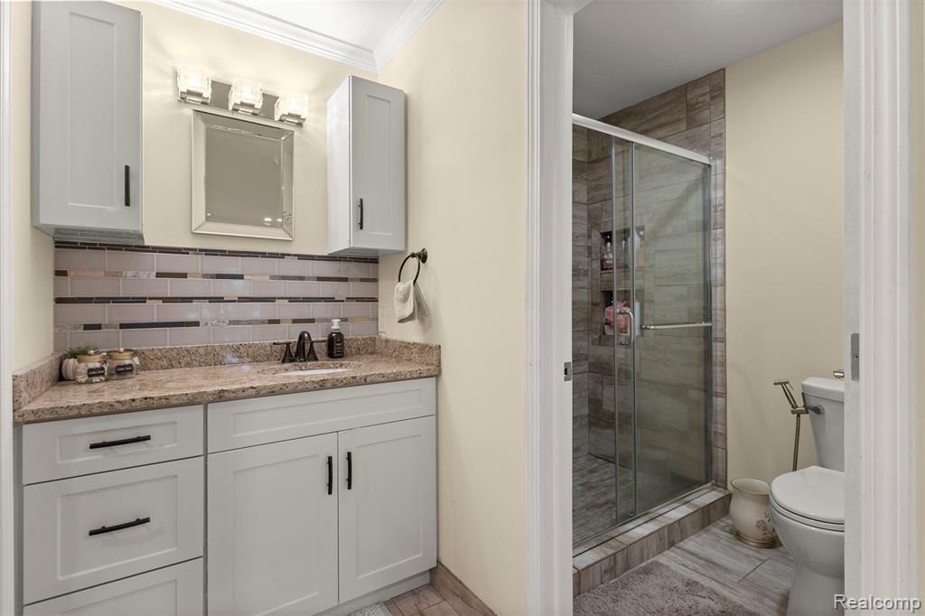3011 Lindenwood Drive, Dearborn, MI 48120 — Photo 27