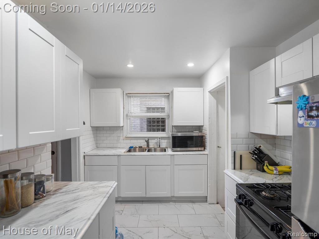 12039 Faust Avenue, Detroit, MI 48228 — Photo 11
