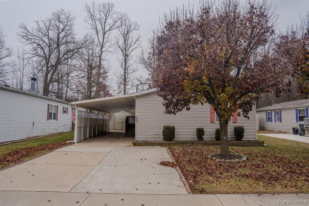13480 Denver Drive, Hartland, MI 48353 — Photo 2