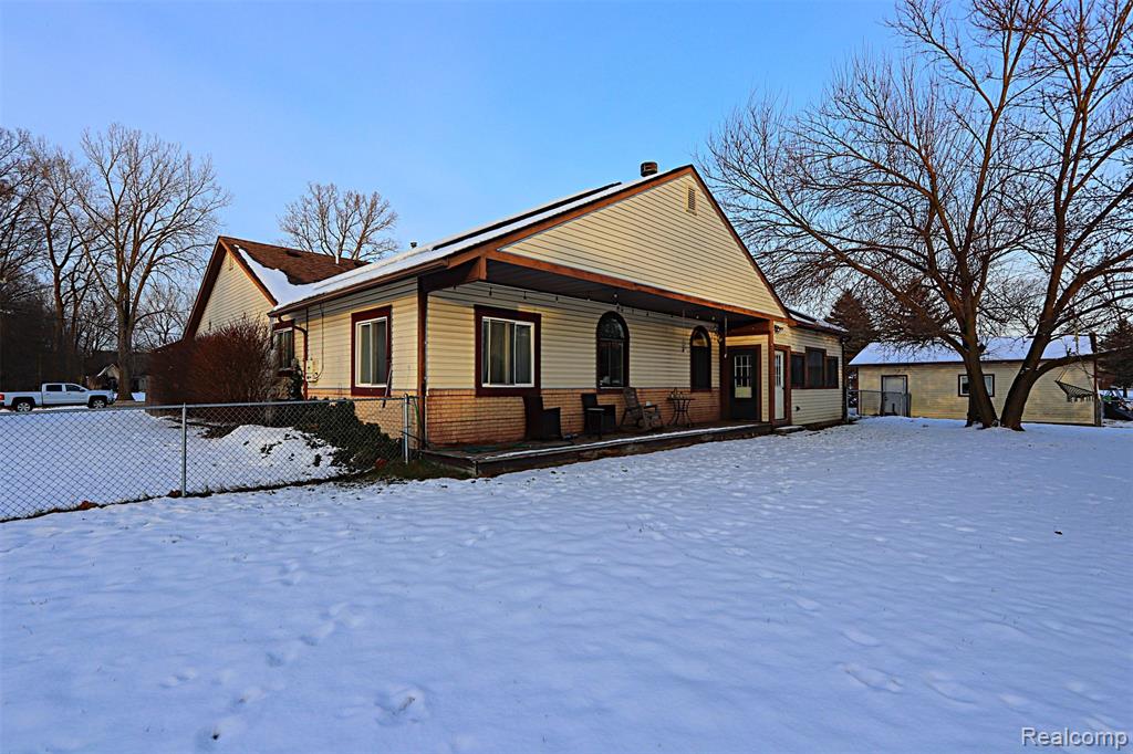 31657 Sibley Road, New Boston, MI 48164 — Photo 9