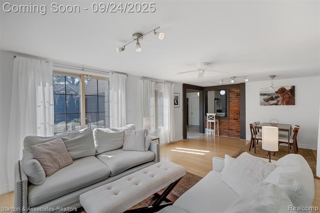 636 Waddington Street, Bloomfield Hills, MI 48301 — Photo 21