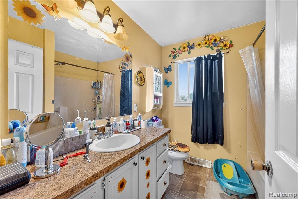 5772 Lawndale Street, North Branch, MI 48461 — Photo 9