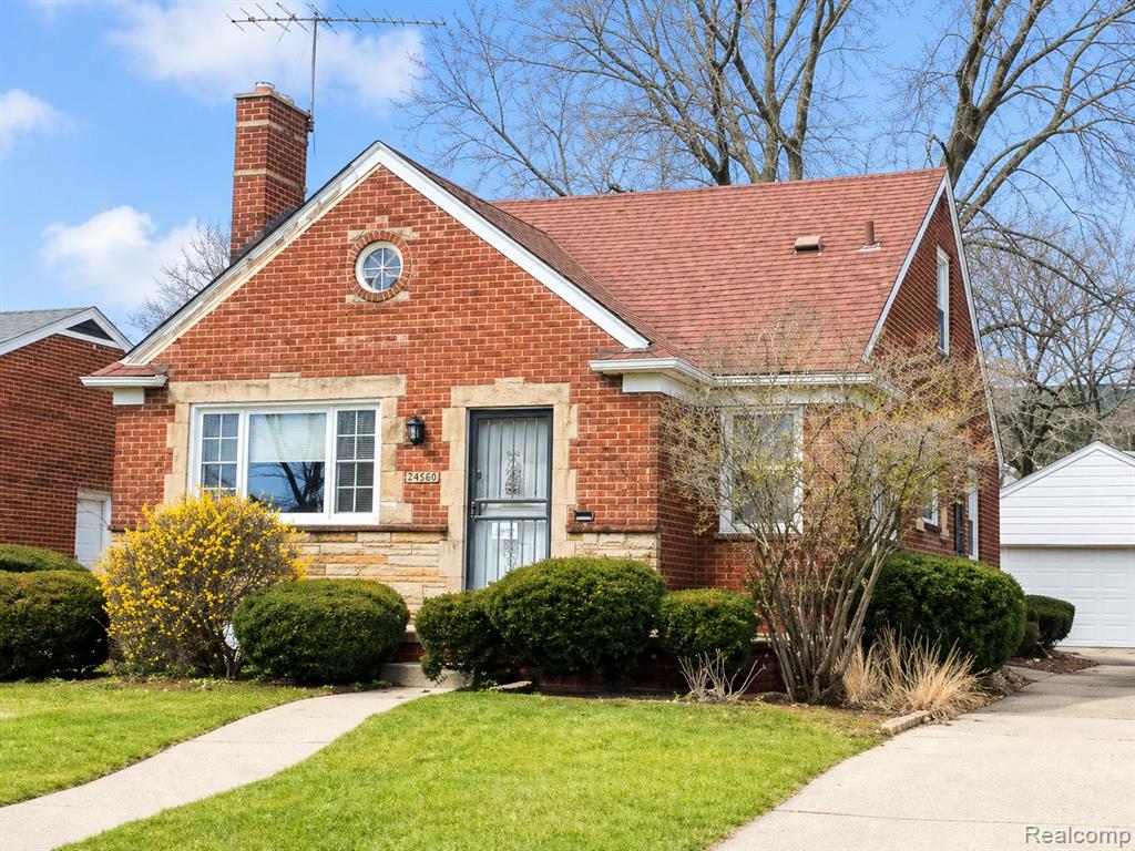 8801 E Outer Drive, Detroit, MI 48213 — front exterior