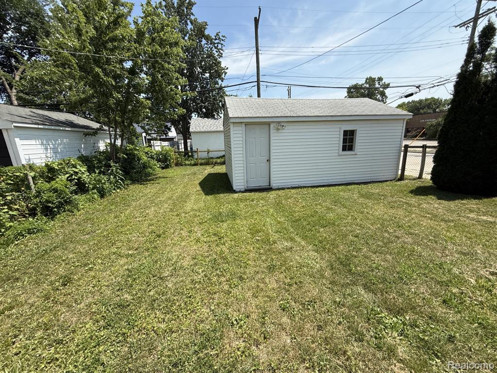 26604 GROVELAND Street, Madison Heights, MI 48071 — Photo 14