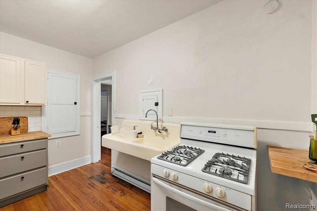 2256 W Philadelphia Street, Detroit, MI 48206 — Photo 20