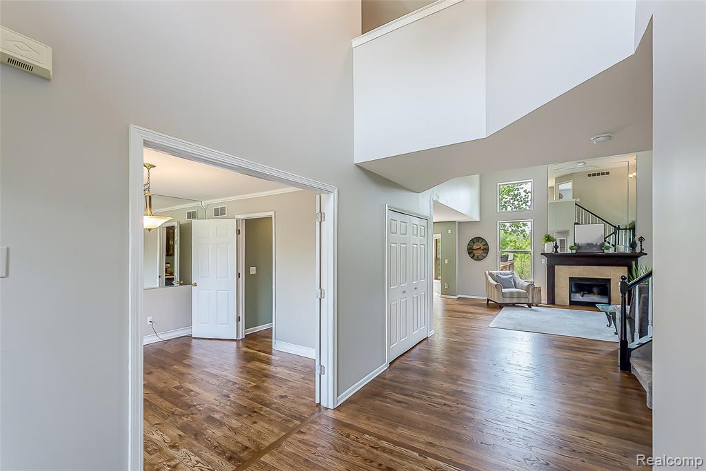 58721 Carriage Lane, South Lyon, MI 48178 — Photo 5
