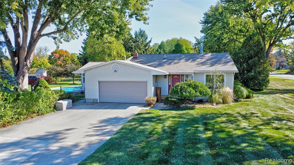 9269 Varodell Drive, Davison, MI 48423 — front exterior