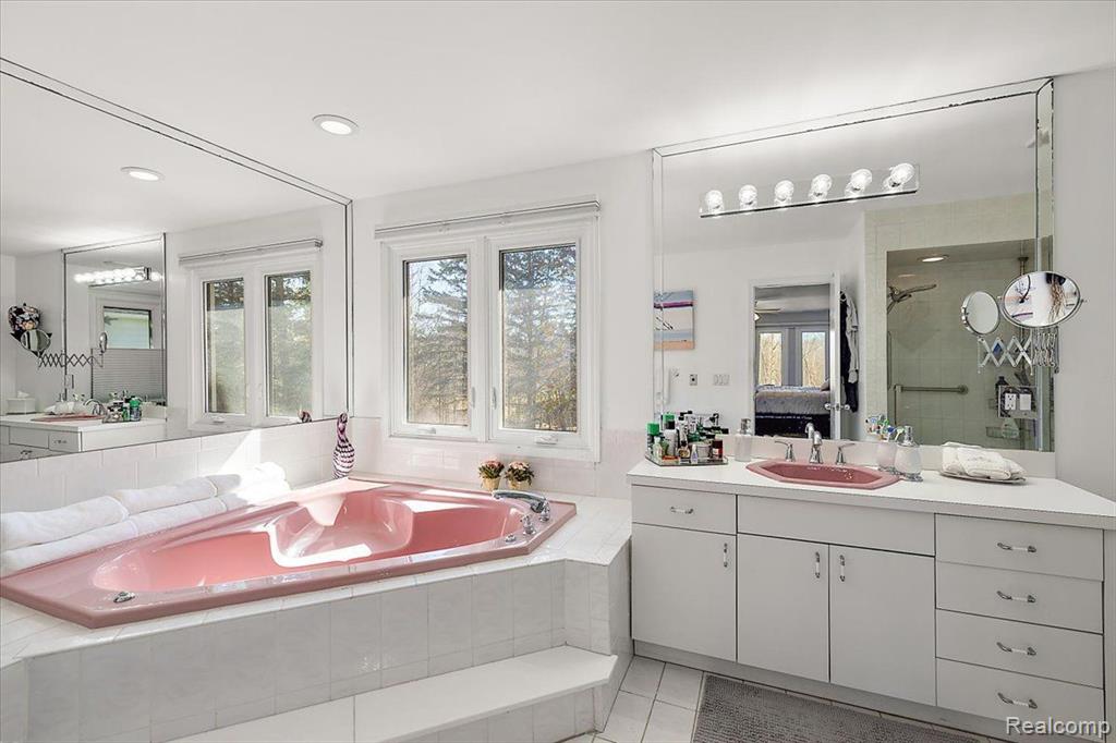 6463 ROYAL POINTE Drive, West Bloomfield, MI — Photo 28