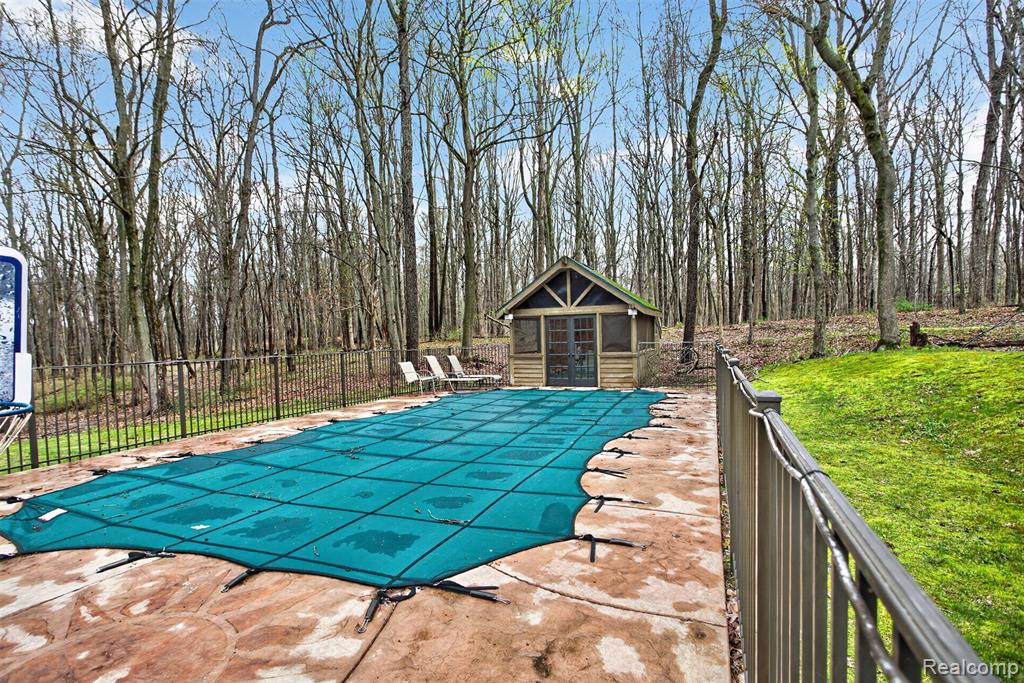 1960 Eastons Trail, Highland, MI — Photo 6