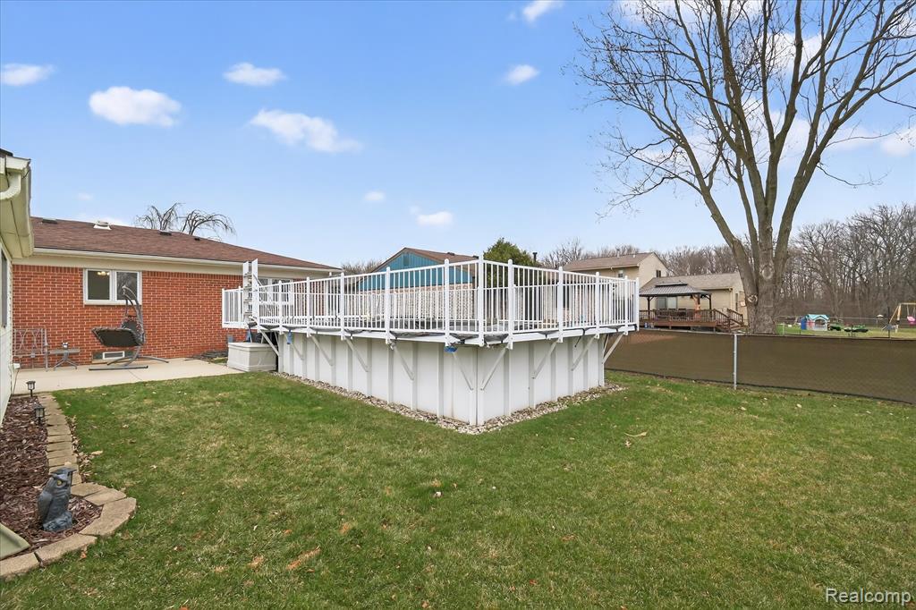 19523 Plumwoode Court, Brownstown, MI 48183 — Photo 38