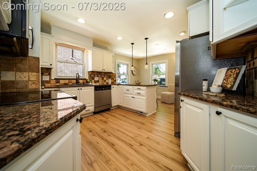 8076 Winona Avenue, Allen Park, MI 48101 — Photo 28
