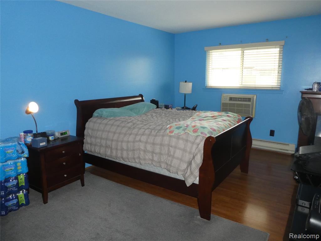7482 Woodview Street, 4, Westland, MI — Photo 37