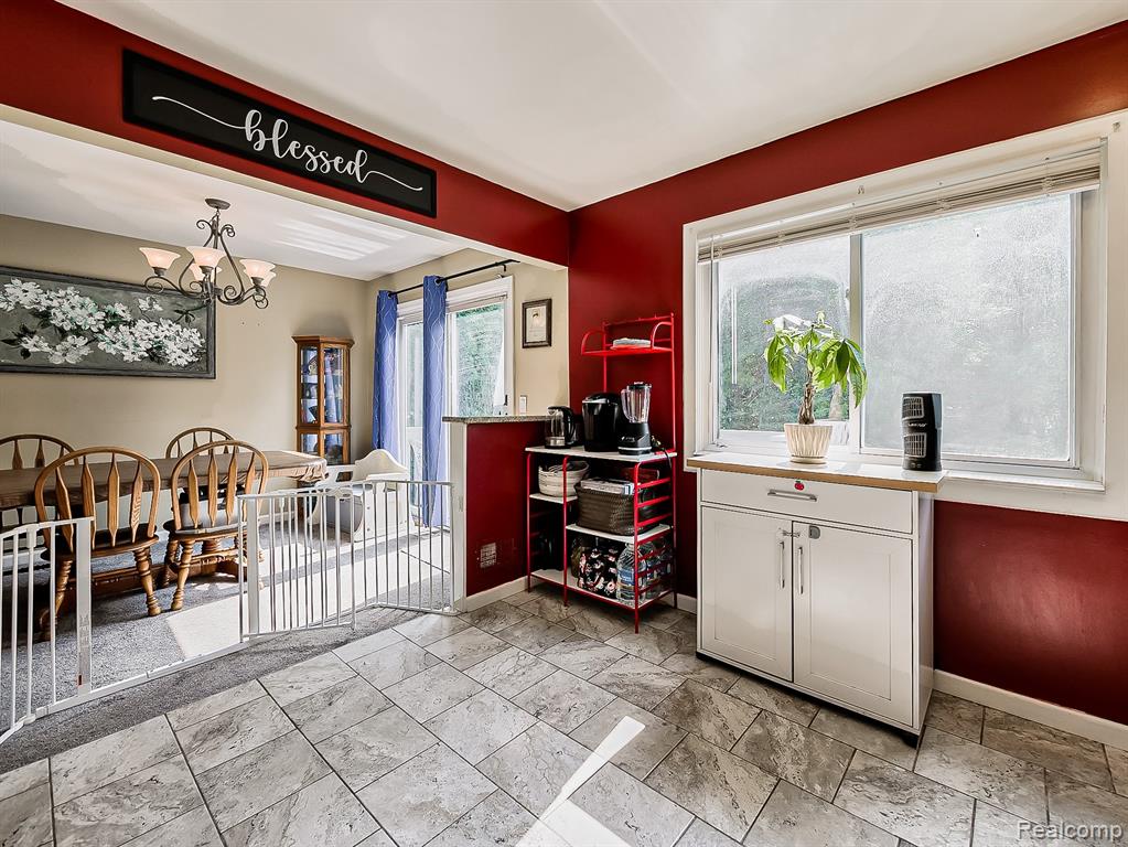 900 Surrey Heights, Westland, MI 48186 — Photo 3