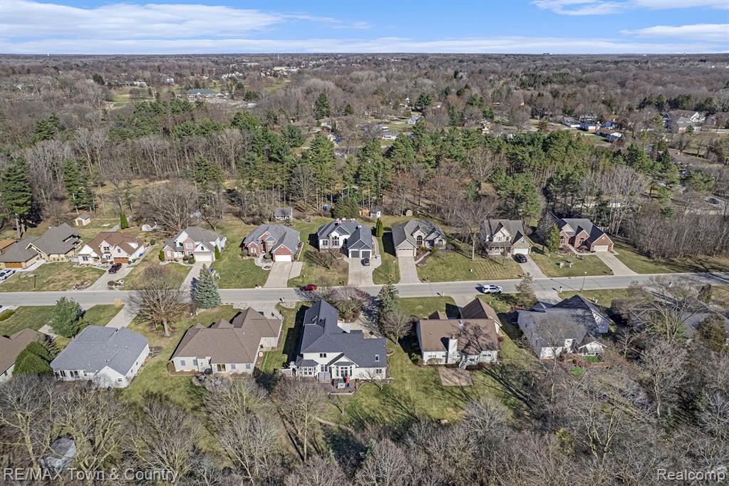 440 RIVER WOODS Drive, Flushing, MI 48433 — Photo 38