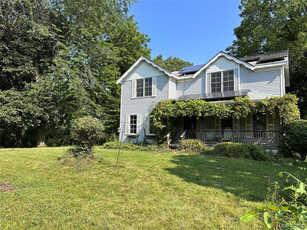 8650 Oak Hill Road, Clarkston, MI 48348 — front exterior