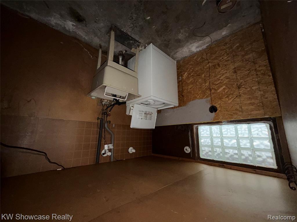 24 S Roselawn Street, Pontiac, MI 48342 — Photo 26