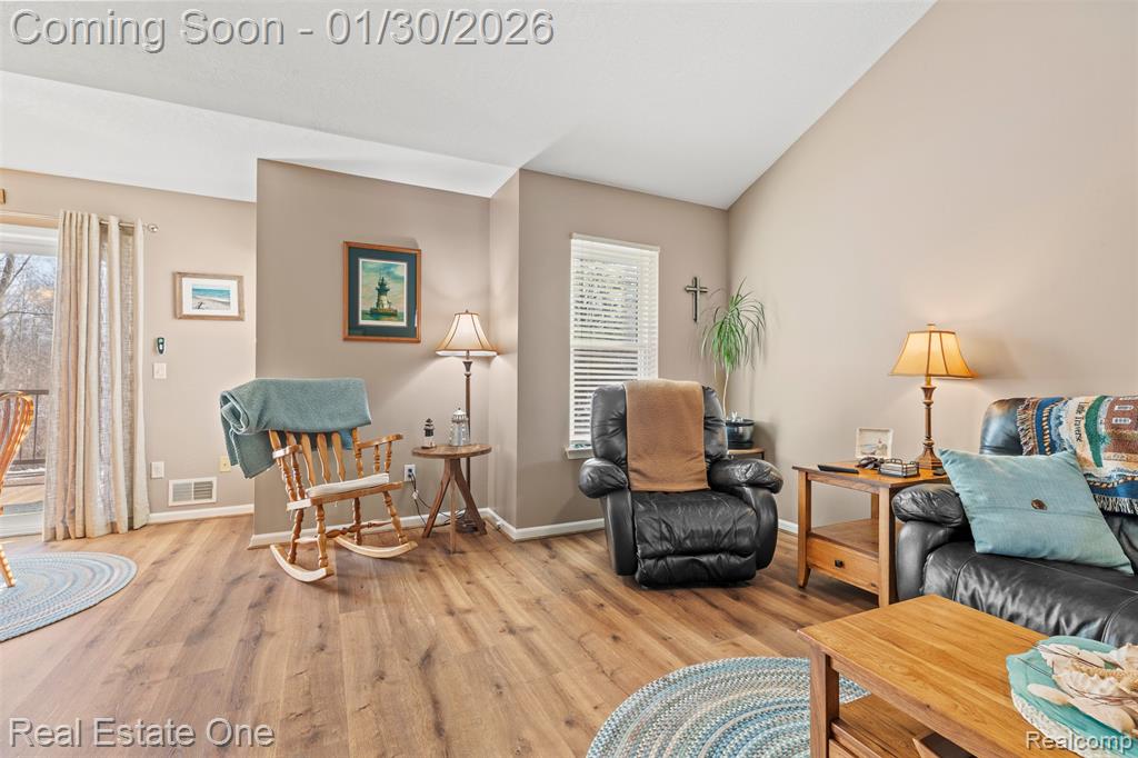 5481 Greenway Drive, 79, Trenton, MI 48183 — Photo 8
