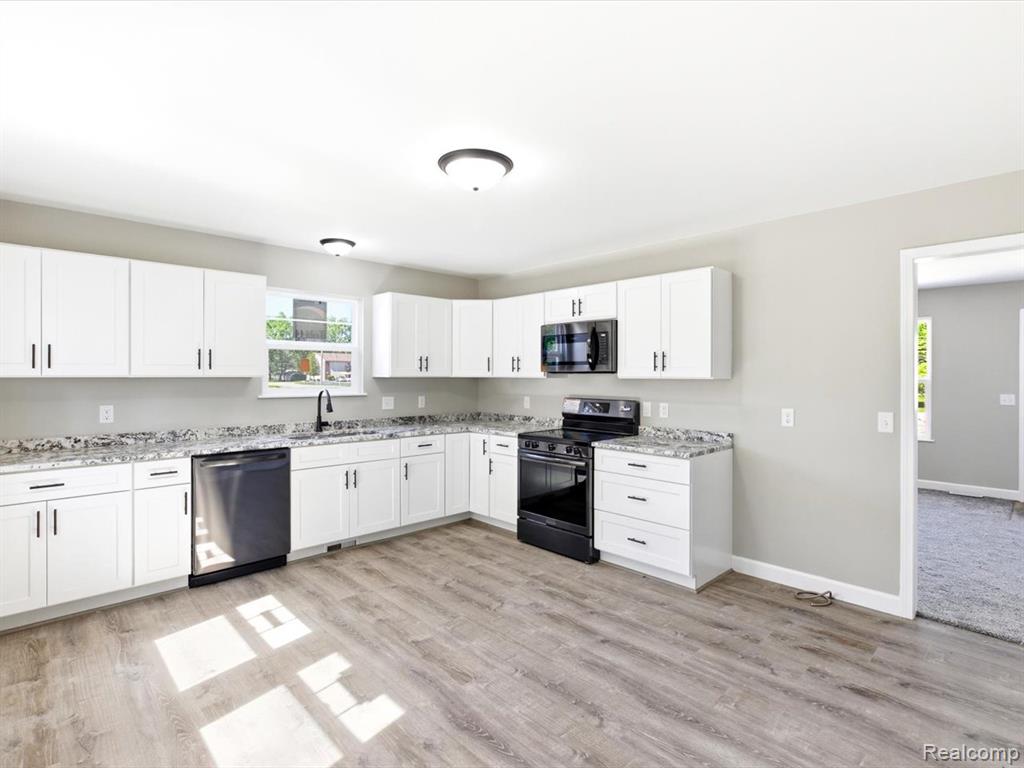 2921 Beach Road, Port Huron, MI 48060 — Photo 14