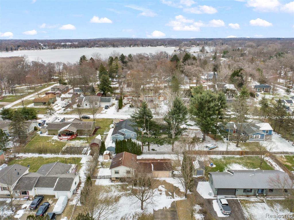 3778 Ponchartrain Drive, Pinckney, MI 48169 — Photo 44