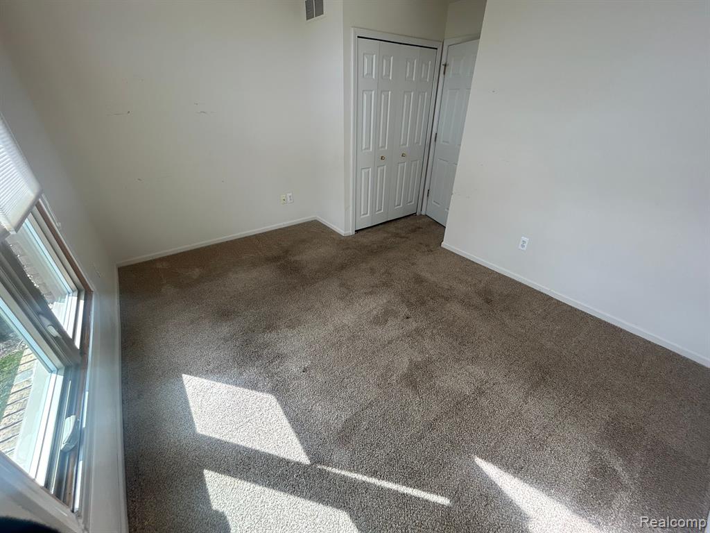 45401 DIAMOND POND Drive, Macomb, MI 48044 — Photo 12