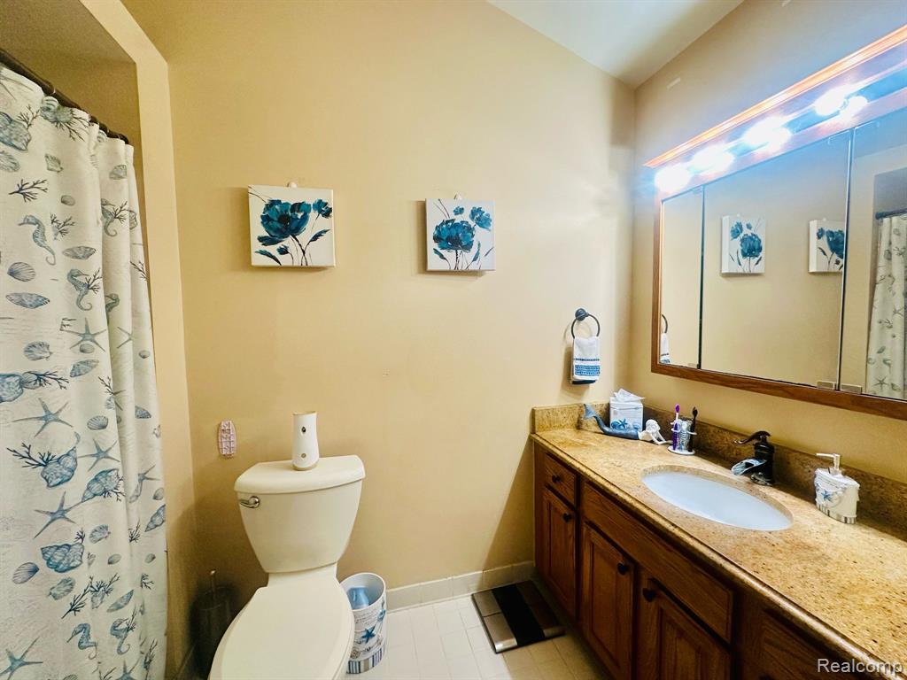 6886 FOX Lane, Waterford, MI 48327 — Photo 19